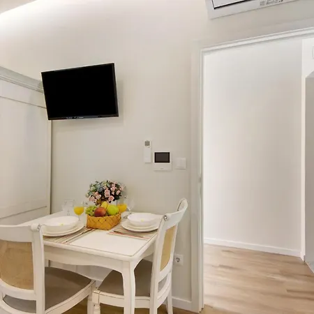 Village 8 * Porto